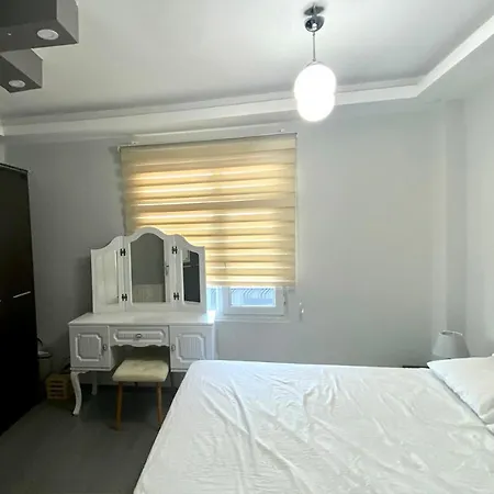 Lejlighed Newly Refurbished 2 Bedroom In The Heart Of *