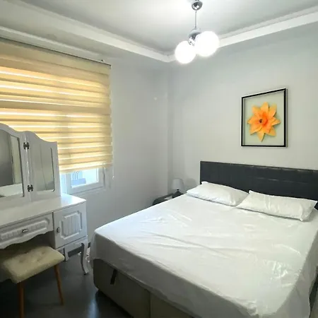 Newly Refurbished 2 Bedroom In The Heart Of *