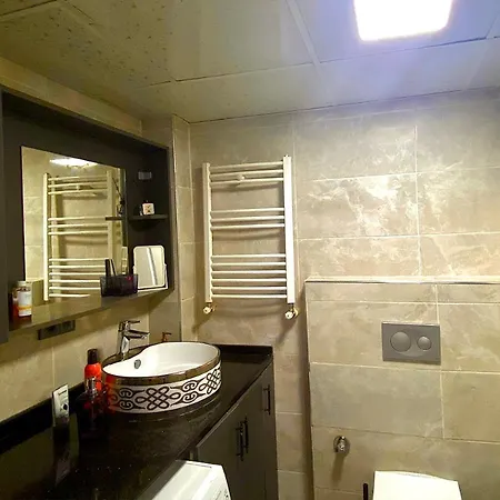 Lägenhet Newly Refurbished 2 Bedroom In The Heart Of